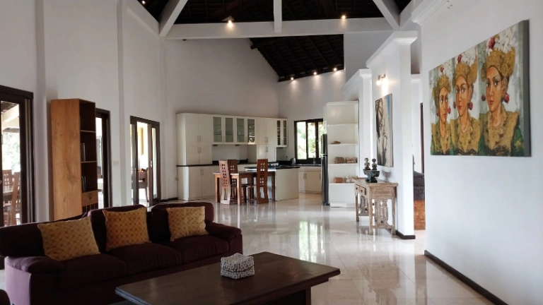 Villa Tumbak Bayuh–5 Bedroom Villa with Expansive Garden & Pool in Tumbak Bayuh, 5-bed villa for rent in Pererenan – photo 12 of 15