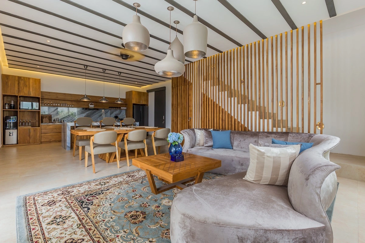 Luxury 3BR Villa in Umalas| Bespoke Design, Private Pool & Serene Blue View, 3-bed villa for rent in Canggu – photo 2 of 15
