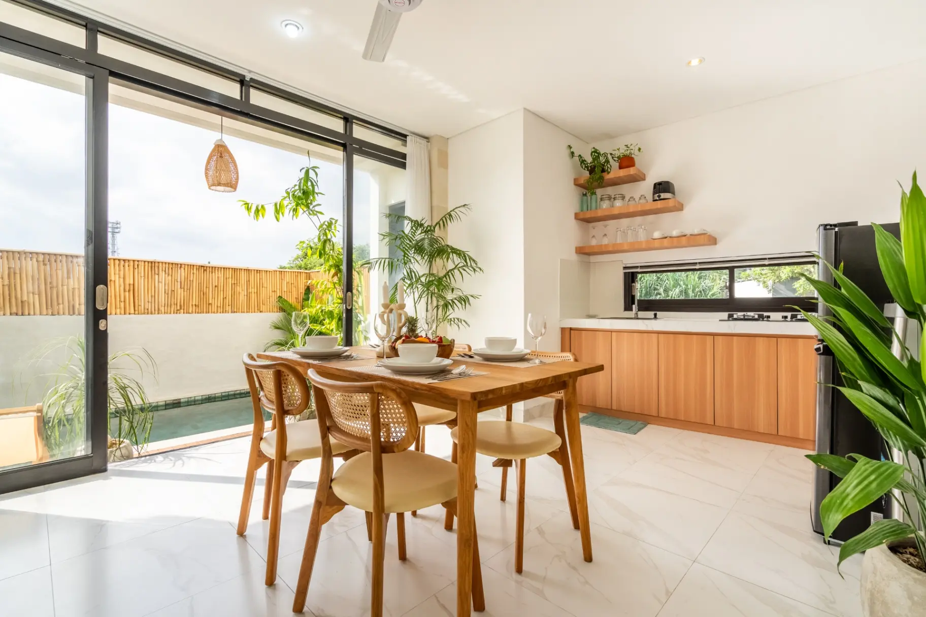 3,2 Km from Echo Beach Canggu 2 Bedrooms - Yoda Villa, 2-bed villa for rent in Canggu – photo 3 of 15