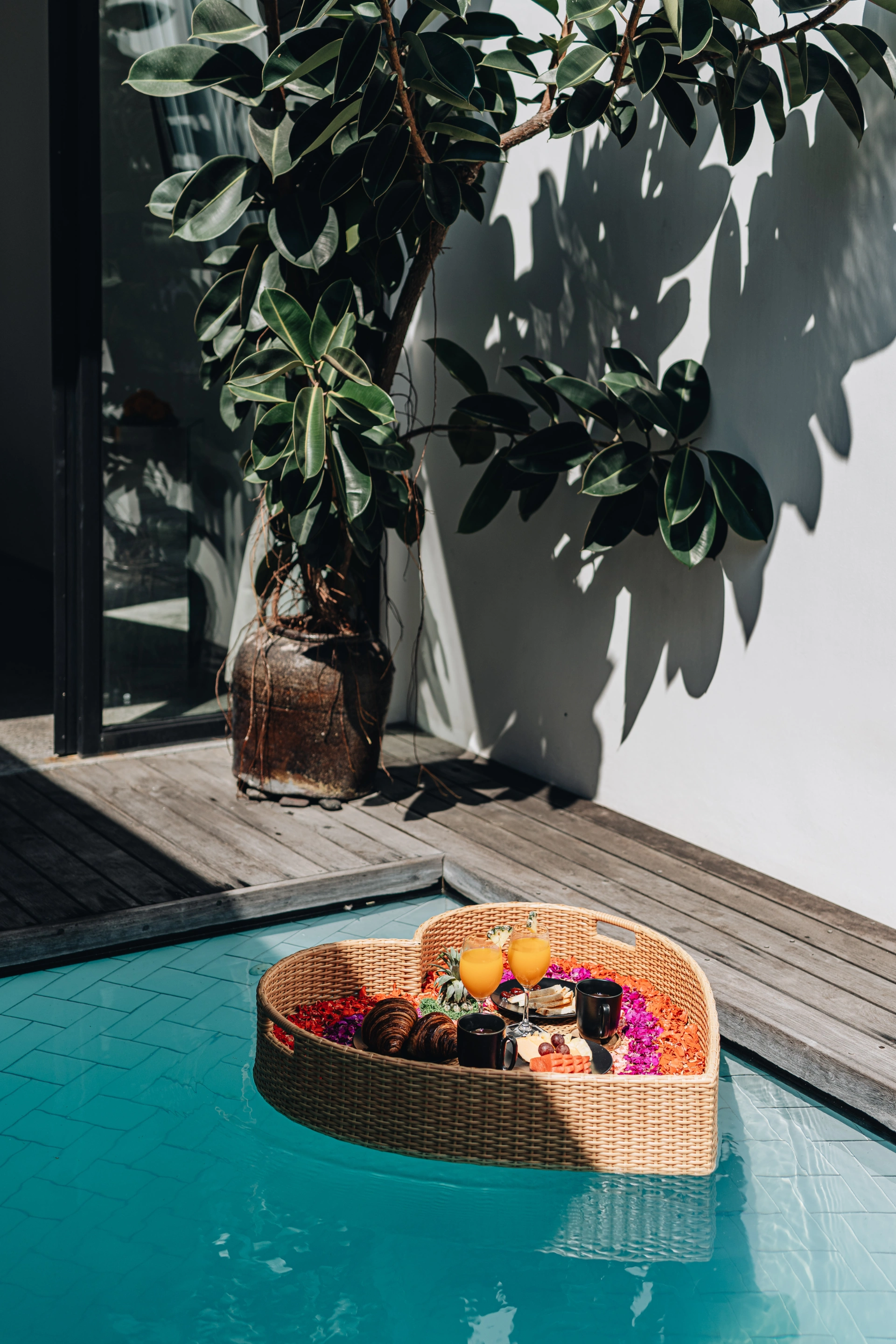 Modern 1BR Pool Villa • 6 Mins to Finns • Private Oasis, 1-bed villa for rent in Canggu – photo 15 of 15