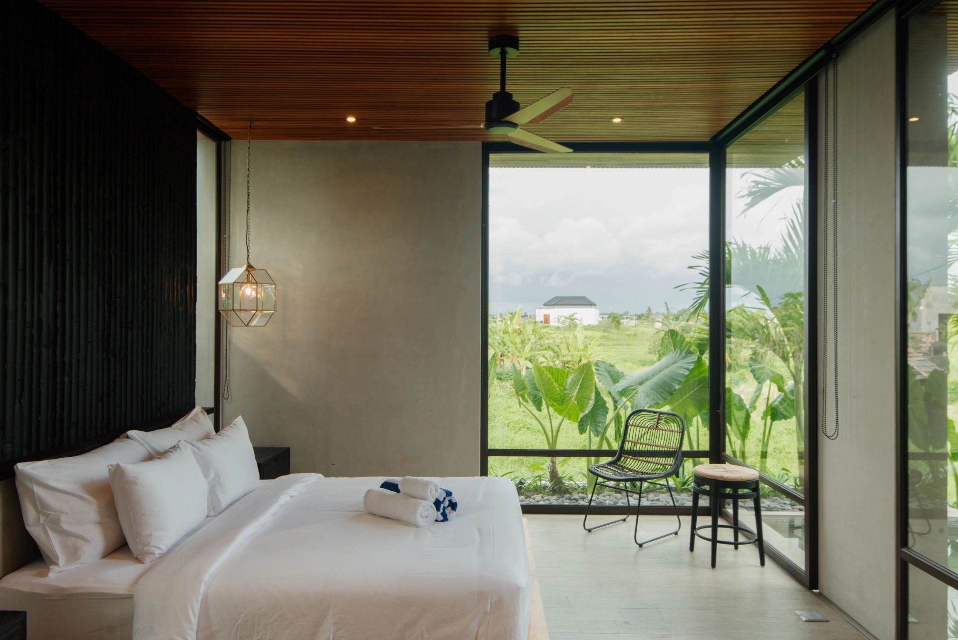 Villa For Rent 4 Bed In Pererenan,Badung Bali, 4-bed villa for rent in Pererenan – photo 3 of 15