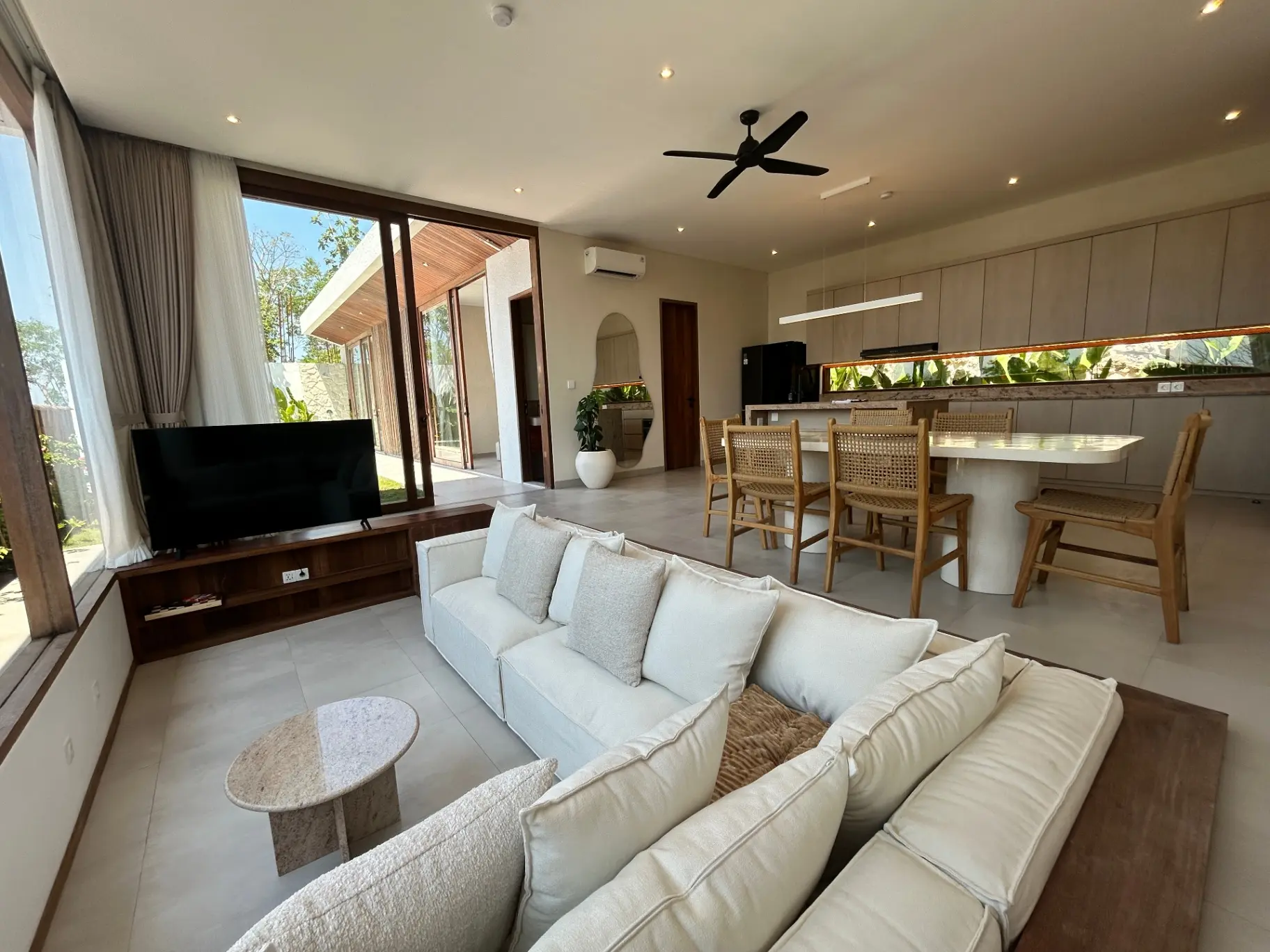 Modern 2BR Villa w/ Ocean Views and Private Pool, 2-bed villa for rent in Uluwatu – photo 5 of 15