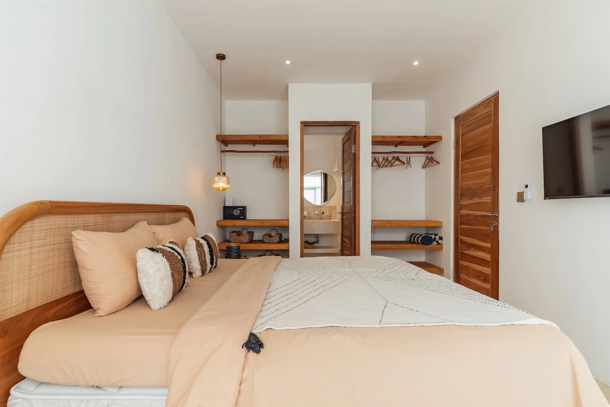 Stylish 1BR Apartment Near Thomas Beach – Modern Living in Uluwatu, 1-bed villa for rent in Uluwatu – photo 2 of 15