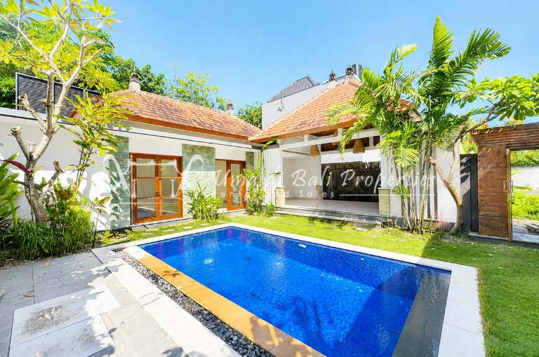 3BR Villa for Rent at Berawa, Bali, 3-bed villa for rent in Canggu – photo 2 of 13