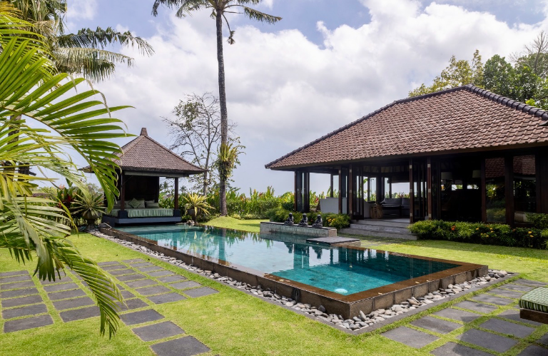 Private 4-Bedroom Villa in Kaba-Kaba, Bali | Quiet, luxurious living, 4-bed villa for rent in Seseh – photo 6 of 15