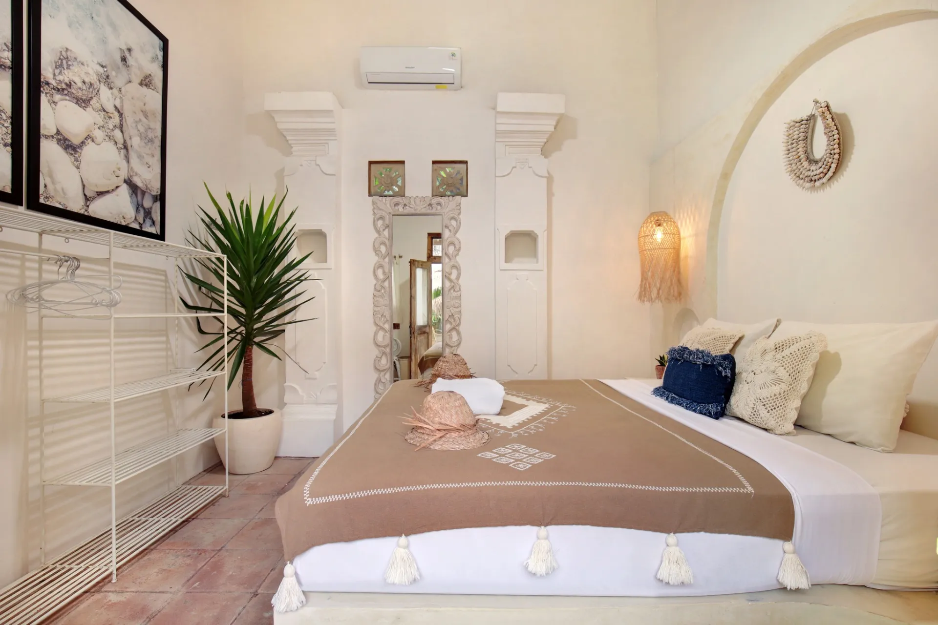 Seminyak Villa – 4BR, Private Pool, Walk to Shops & Beach, 4-bed villa for rent in Seminyak – photo 9 of 15