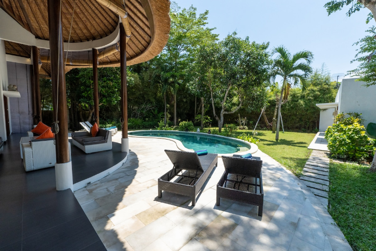 Villa Picasso - 4BR | Private Swimming Pool - 10 min from Melasti beach, 4-bed villa for rent in Uluwatu – photo 6 of 15