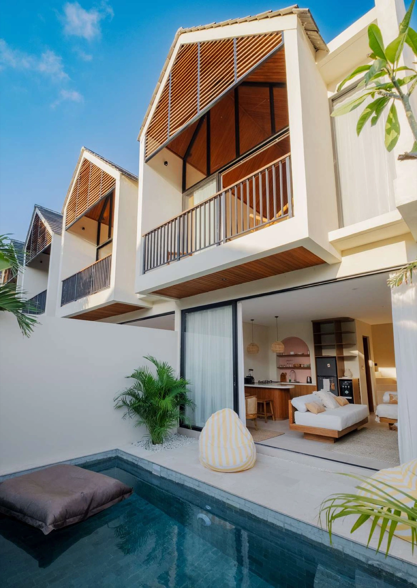 Modern 1BR Townhouse w/ Private Plunge Pool, 1-bed villa for rent in Ubud – photo 4 of 9