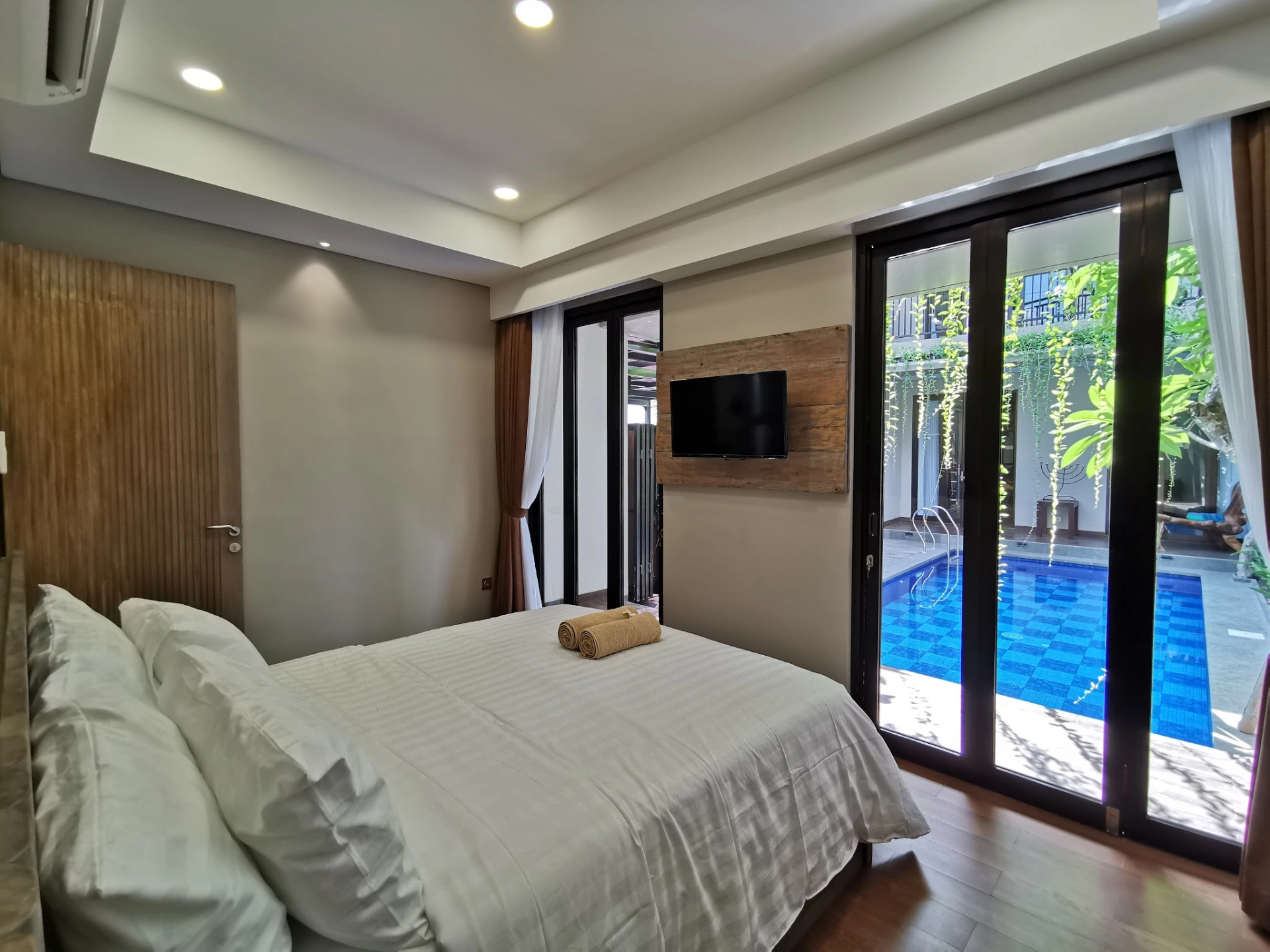 2 Villas with 6 BR - Taman Mumbul Nusa Dua, 6-bed villa for rent in Nusa Dua – photo 13 of 15