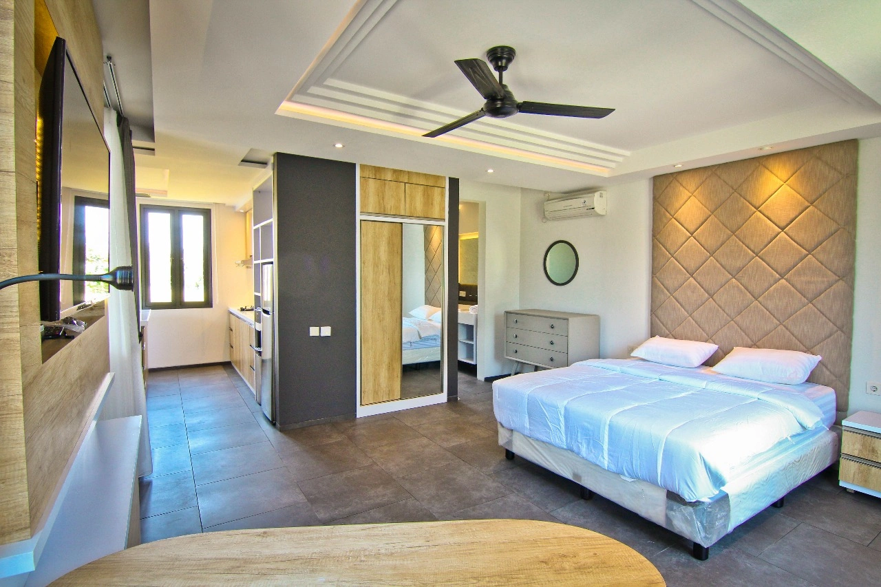SEA BREEZE APARTMENT - UNIT 4 (Modern 1BR Studio Berawa • Near Beach & Finns), 1-bed villa for rent in Canggu – photo 3 of 10