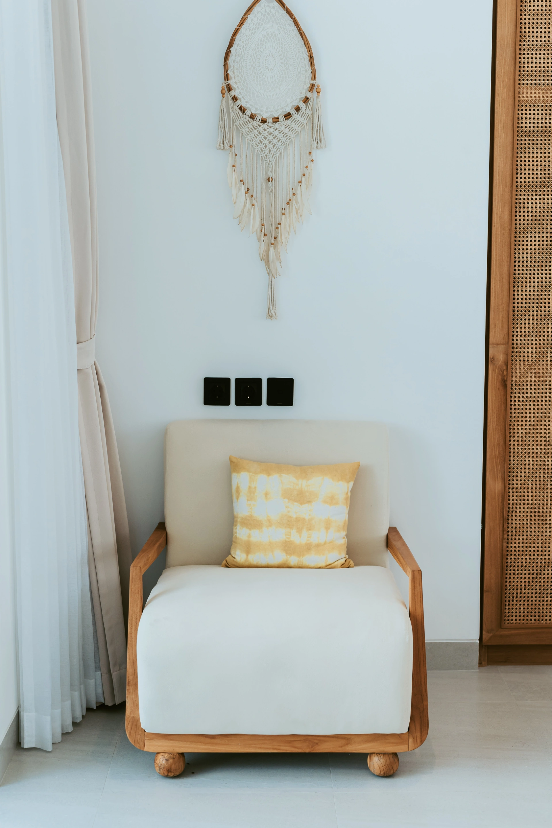 Stunning 3BR Villa | 12m Pool, Rooftop Sunset Deck & Bathtub, 1-bed villa for rent in Canggu – photo 14 of 15