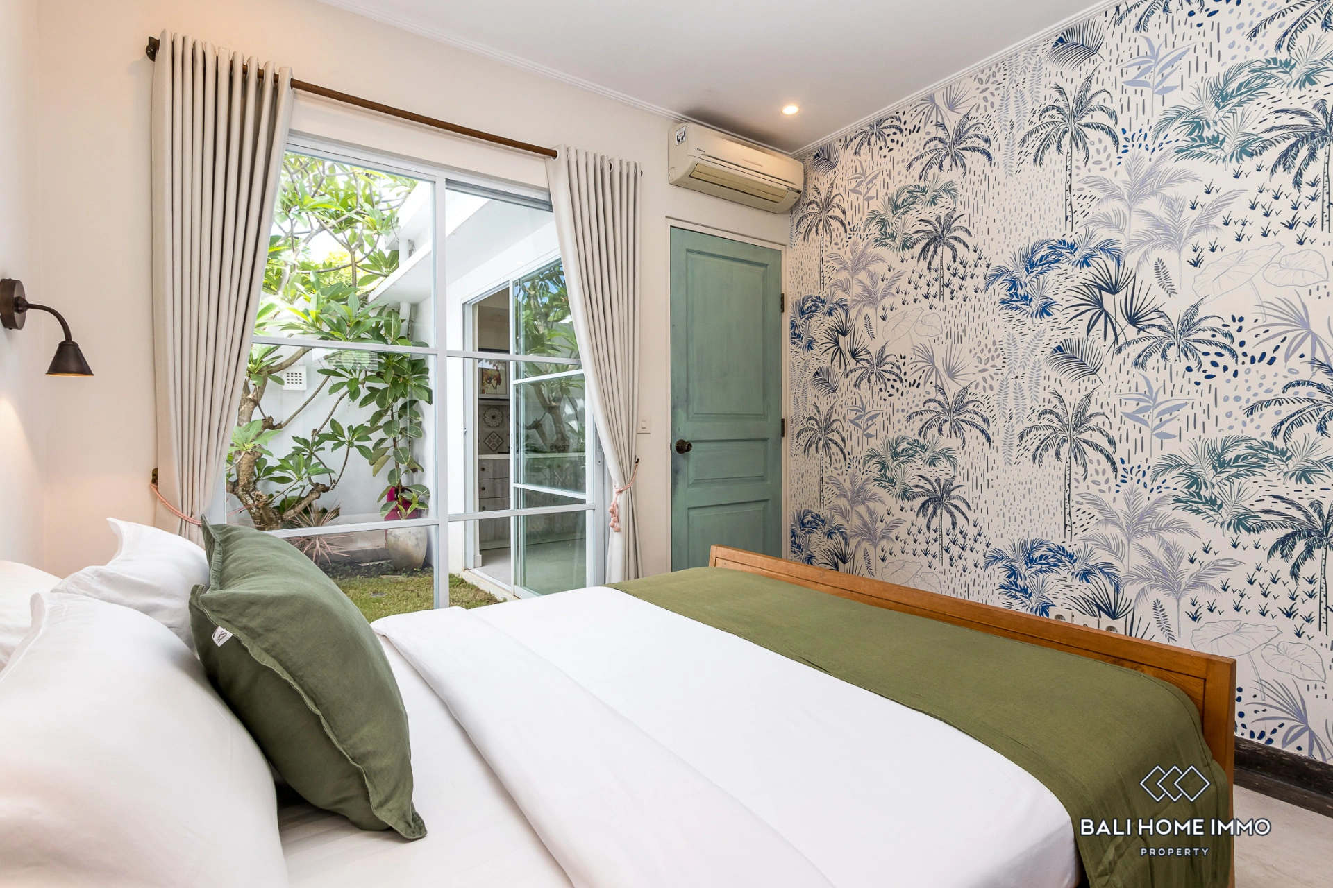 3 Bedroom Minimalist Family Villa For Rent Monthly in Berawa, 3-bed villa for rent in Canggu – photo 10 of 13
