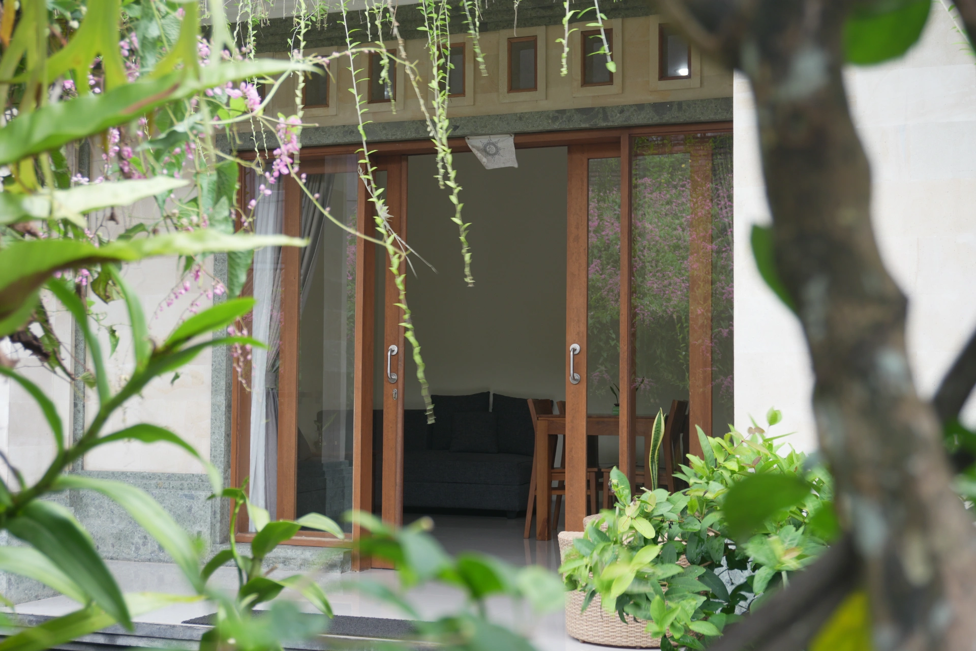 Dukuh House Ubud - 2BR Groups or Family Gateaway in Center Ubud, 2-bed villa for rent in Ubud – photo 6 of 13