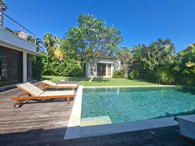 4 Bedrooms Villa in Umalas for Monthly & Yearly Rent, 4-bed villa for rent in Canggu – photo 2 of 15