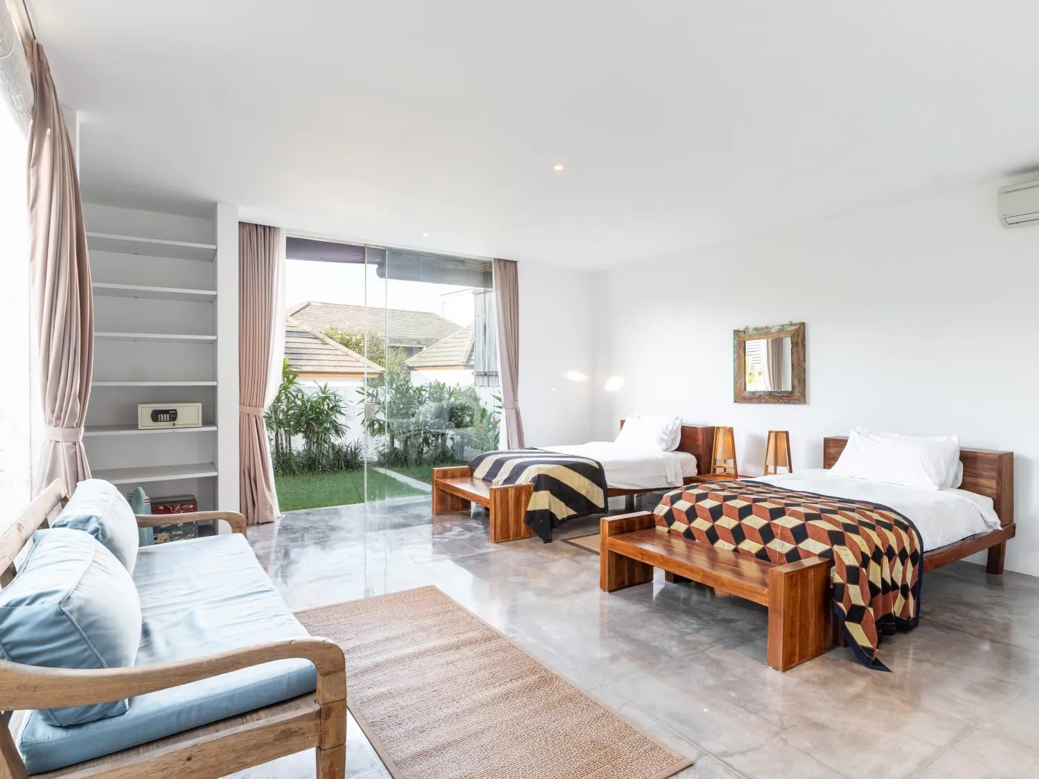 5 Bedrooms Luxury Villa Walking Distance to Echo Beach, 5-bed villa for rent in Canggu – photo 9 of 15