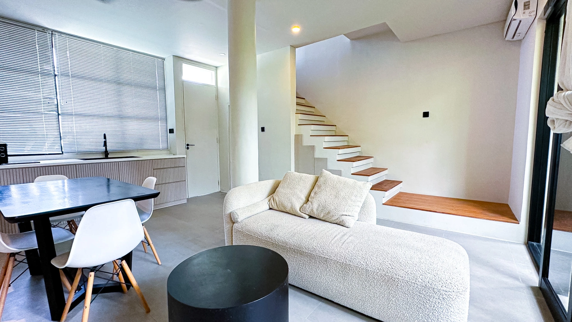 Two Bedroom Smart Townhouse, Berawa Location, 2-bed villa for rent in Canggu – photo 2 of 15