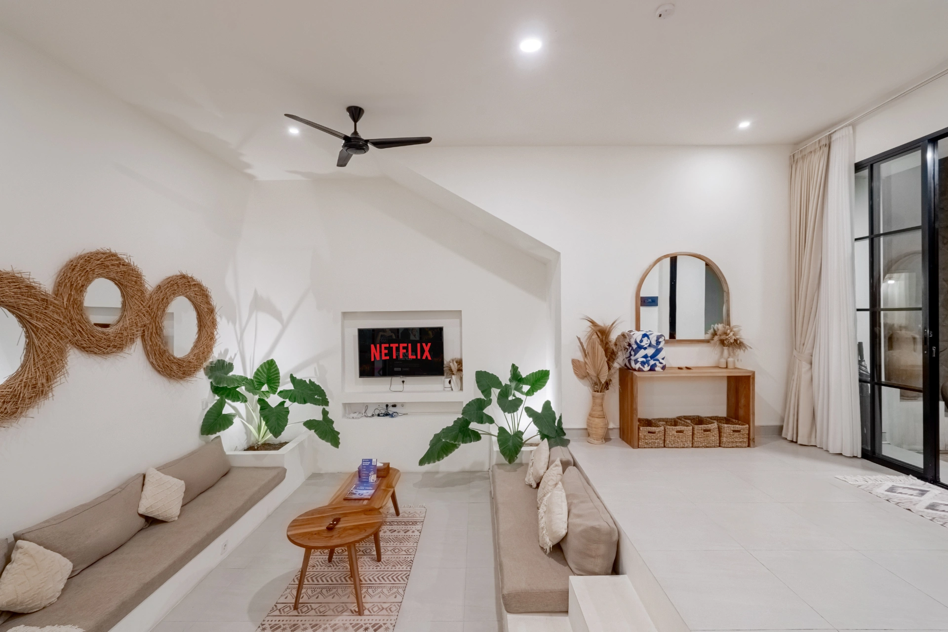 Casa Fiori - Paddies and Ocean View Villa, Kedungu, 3-bed villa for rent in Tabanan – photo 10 of 15