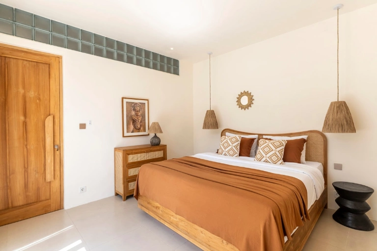 Brand New 1BR Villa + Guest Room with Sunset Rooftop, 2-bed villa for rent in Uluwatu – photo 7 of 15