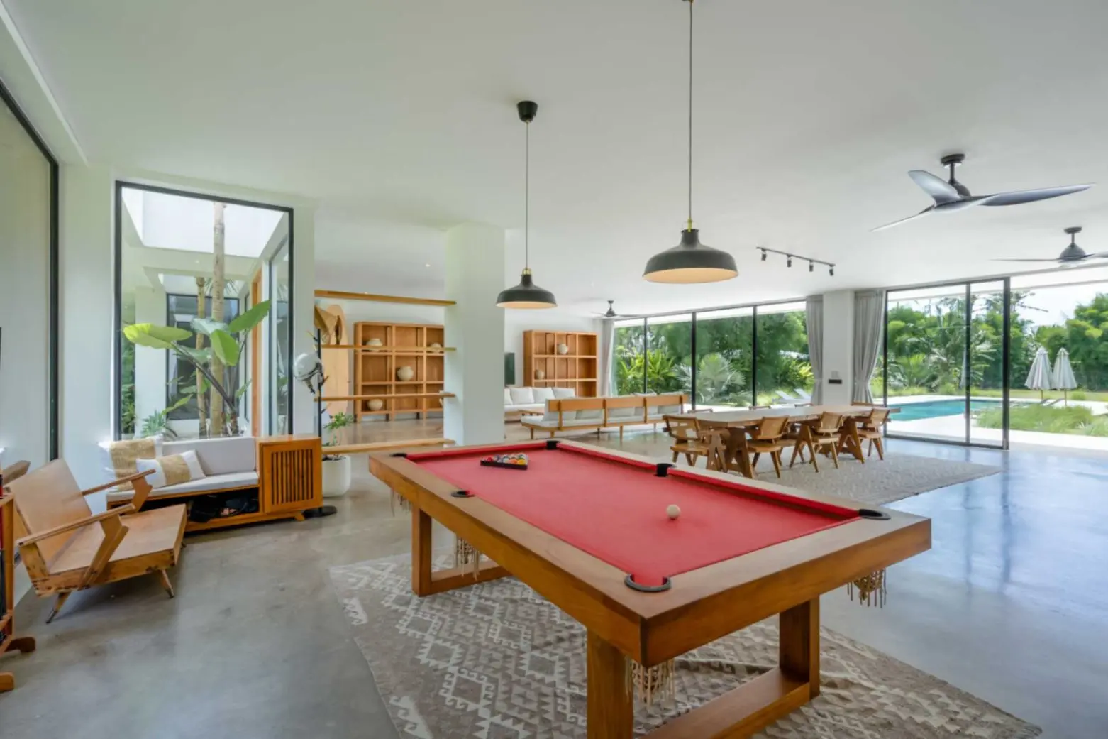4-Bedroom Villa with Spacious Garden and Mount Agung Vista in Kaba-Kaba, 4-bed villa for rent in Tabanan – photo 6 of 15