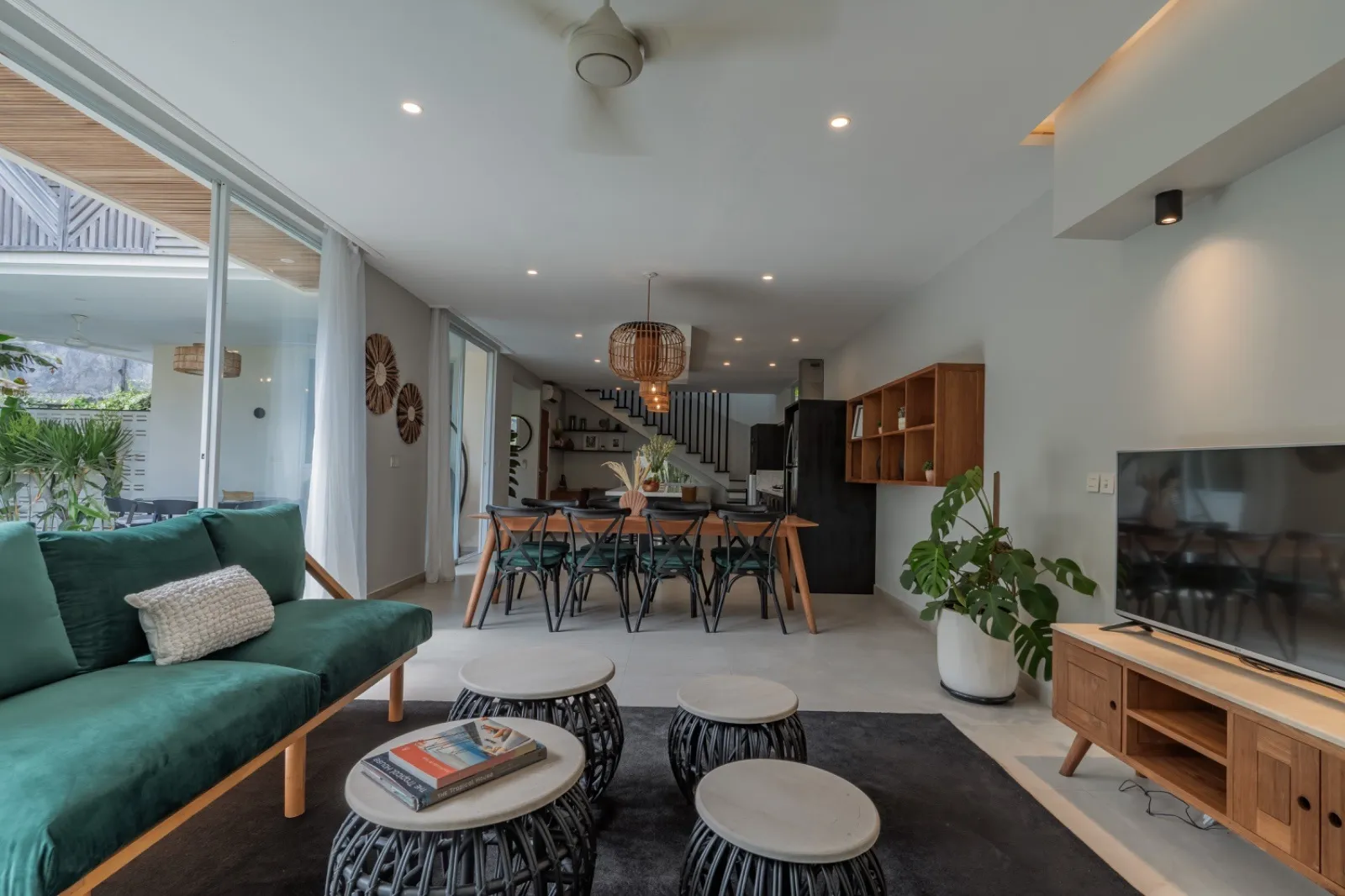 Villa For Rent 3 Bed In Berawa,Tibubeneng Bali, 3-bed villa for rent in Canggu – photo 8 of 15