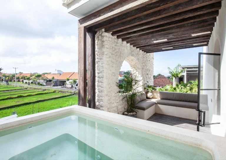 4 Bedroom Luxury Villa in Canggu Berawa, 4-bed villa for rent in Canggu – photo 4 of 14