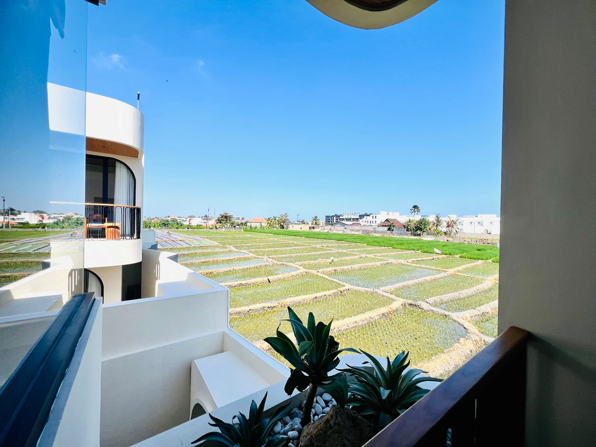 Brand New 1 Bedroom Villa 2 Minutes Away to Cemagi Beach, 1-bed villa for rent in Seseh – photo 10 of 15