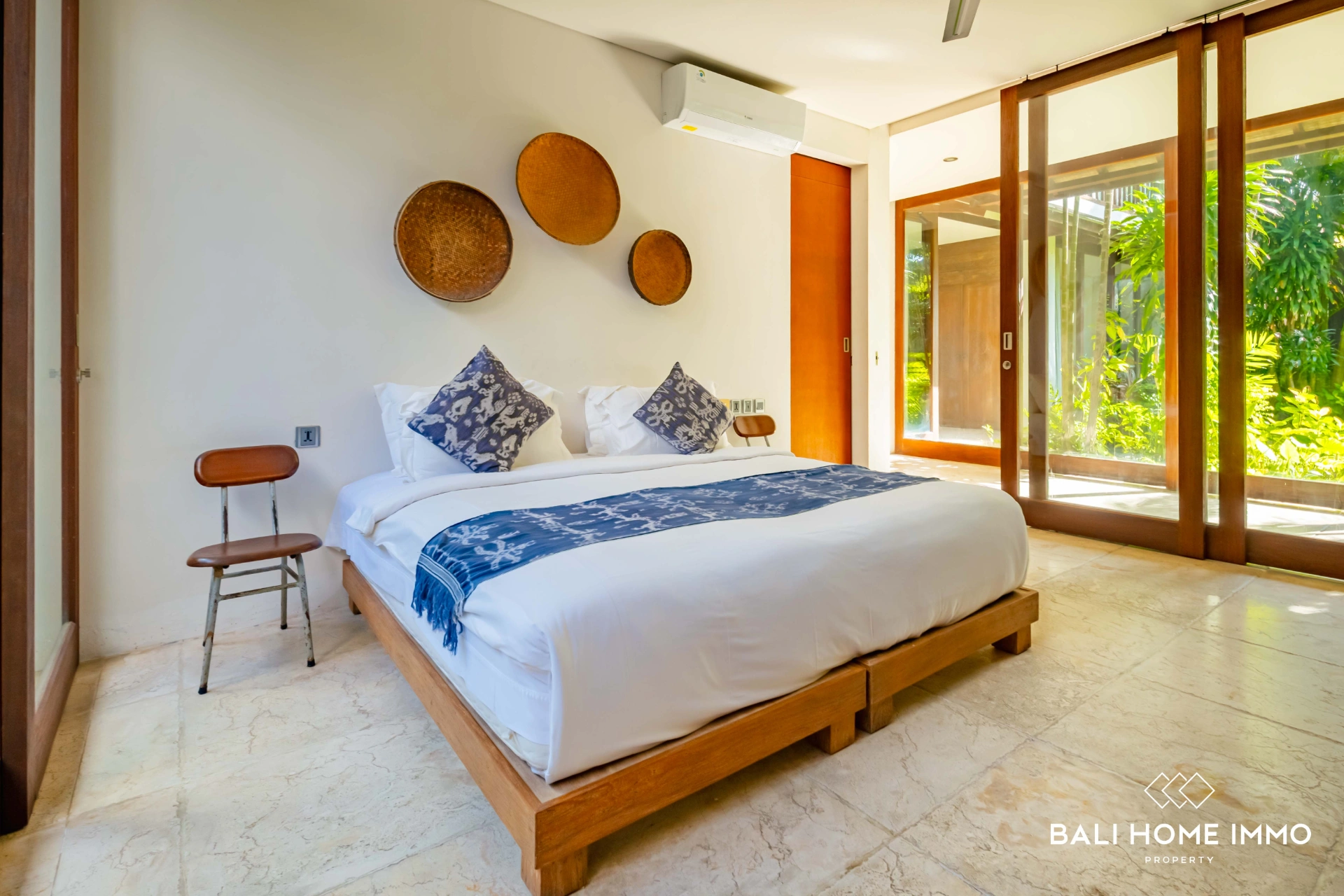 Expansive 4 Bedrooms for Rent & Sale - Walk Distance to Jimbaran Beach, 4-bed villa for rent in Uluwatu – photo 12 of 15