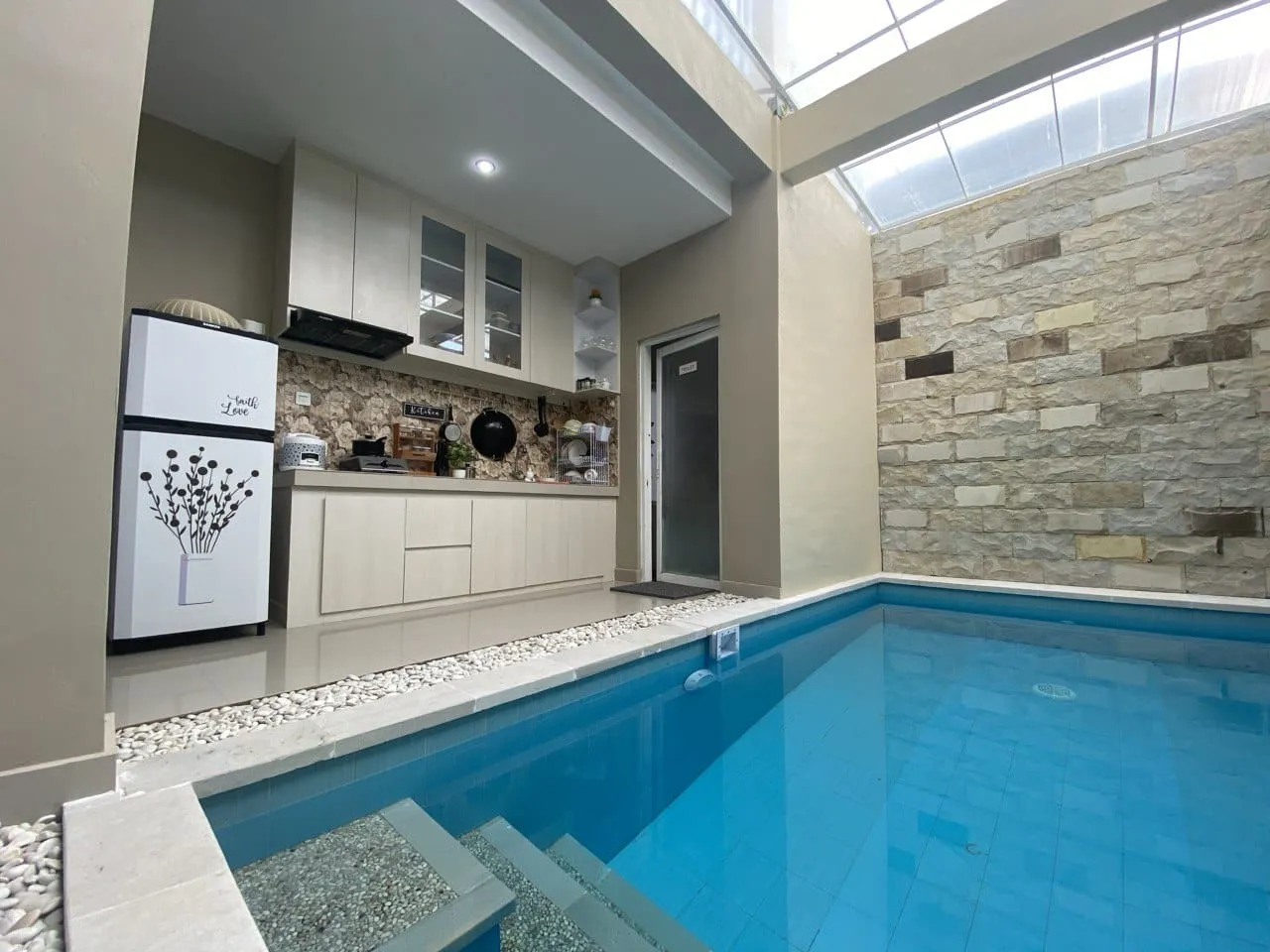 Modern Villa with Office Room - 3 Bedroom Just Minutes to GWK Uluwatu, 3-bed villa for rent in Uluwatu – photo 7 of 15
