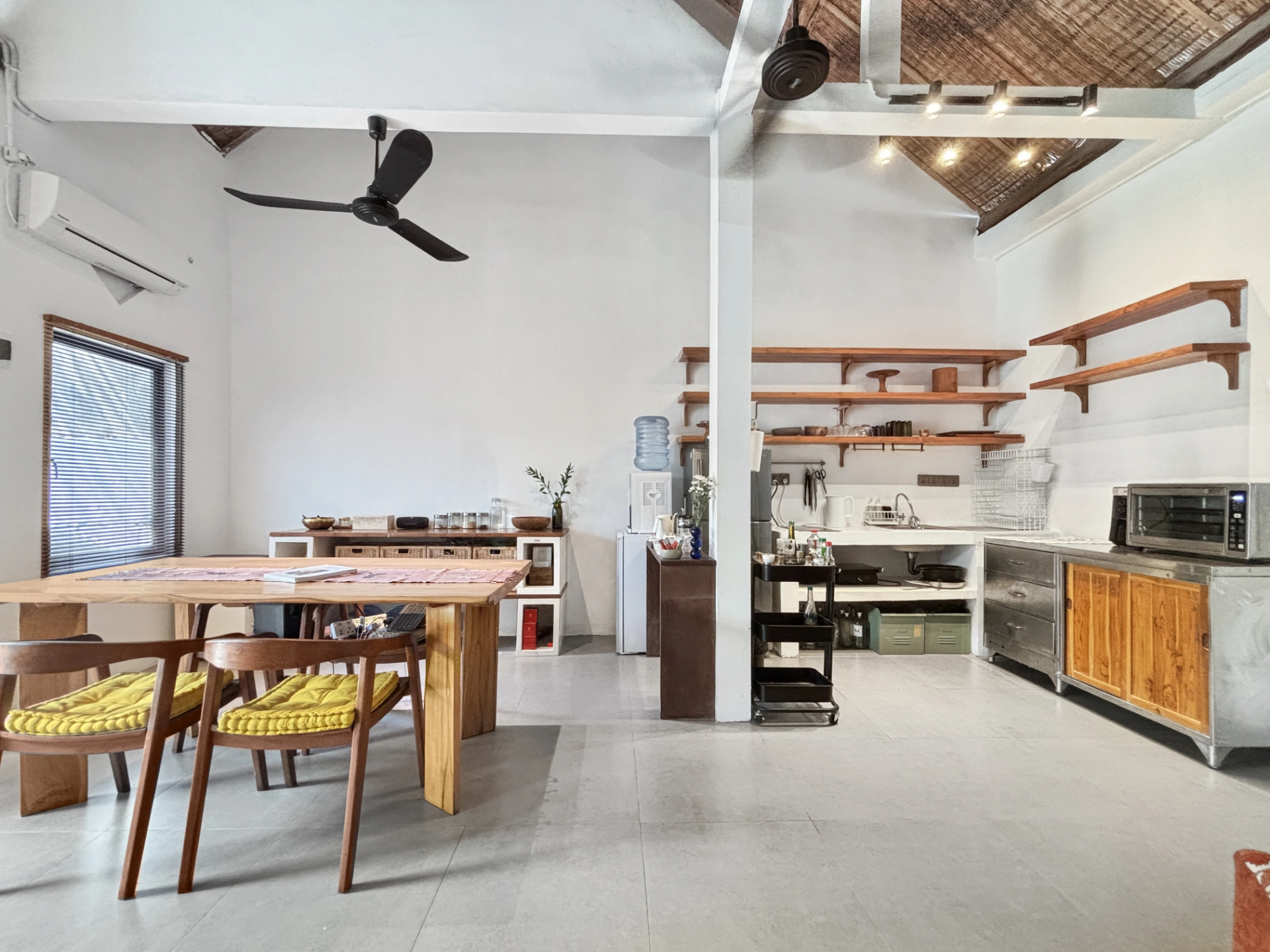 Character-filled Home in the Heart of Berawa, Canggu, 1-bed villa for rent in Canggu – photo 5 of 12
