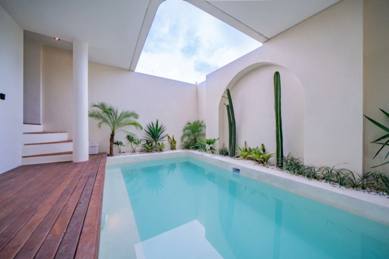 *2BR +1 , Villas in Seminyak with a Rooftop Cold Plunge*, 3-bed villa for rent in Seminyak – photo 4 of 15
