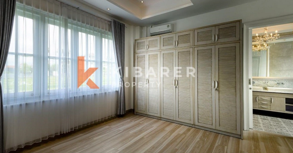 Elegant Four Bedroom Colonial Villa in the Heart of Berawa, 4-bed villa for rent in Canggu – photo 11 of 12