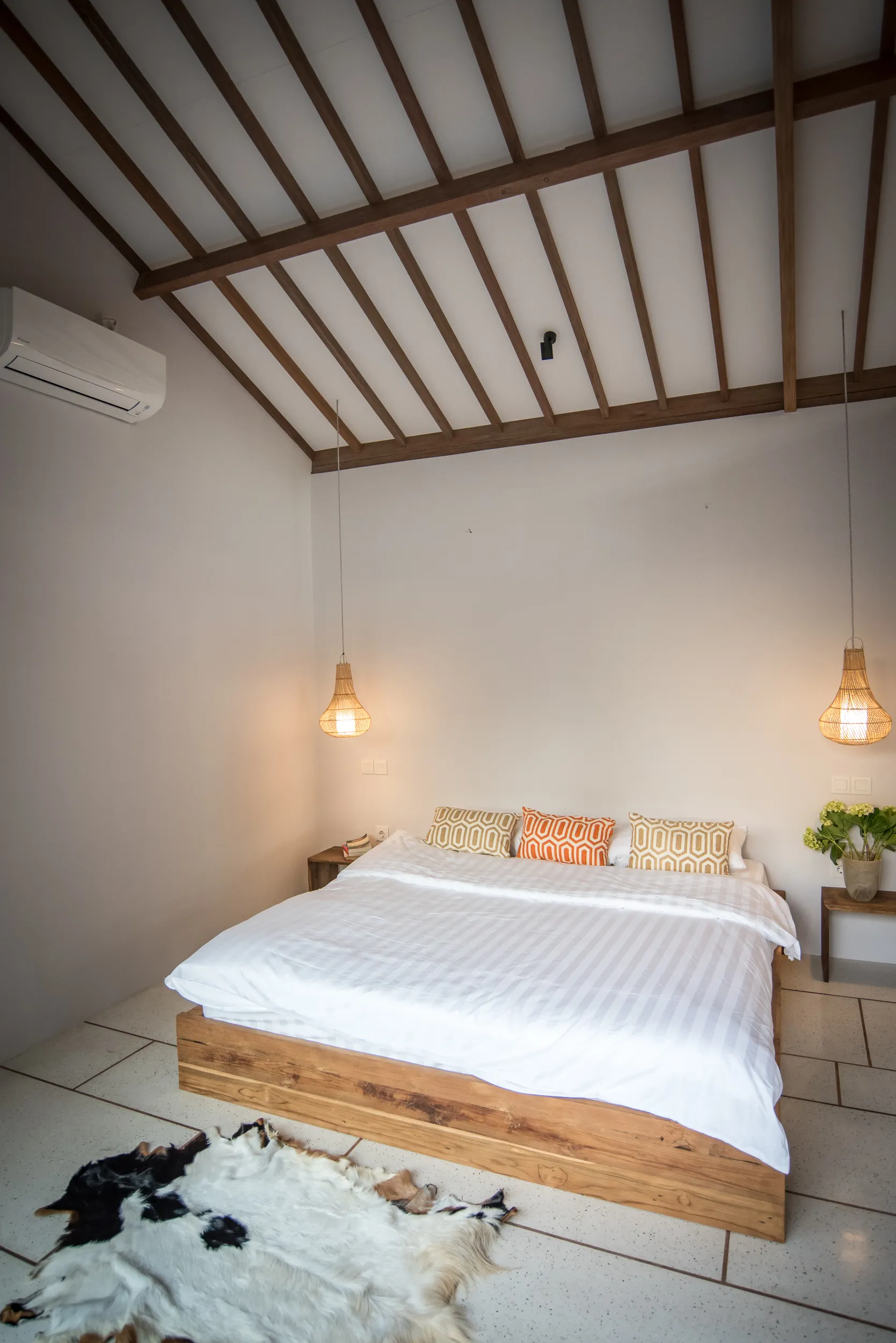 Stylish 2BR Modern Tropical Villa w/ Mezzanine & Private Pool, 2-bed villa for rent in Canggu – photo 6 of 15