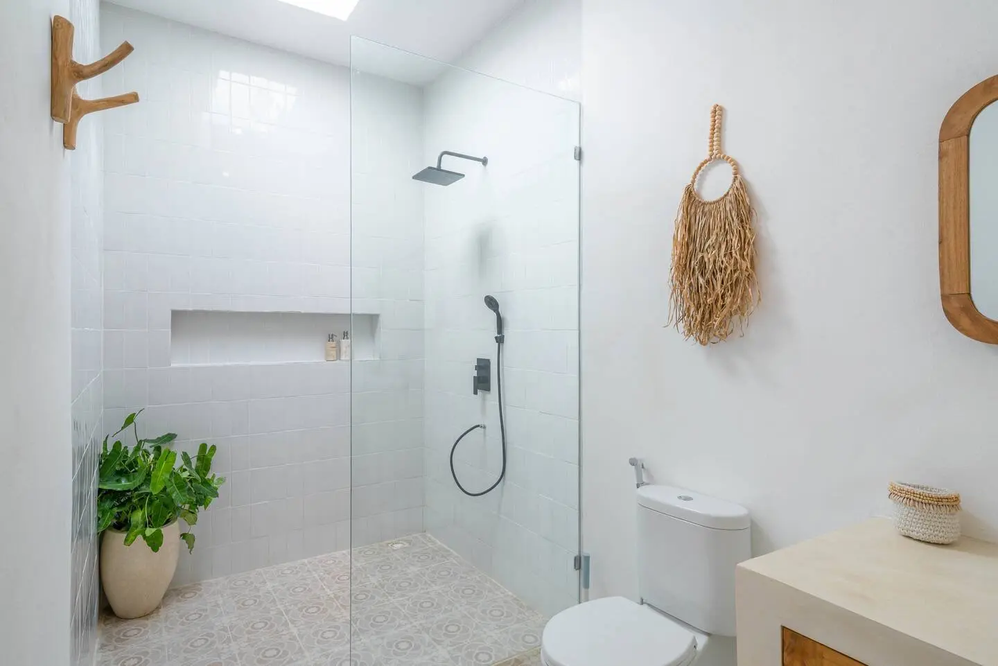 Balinese Modern Style Villa for Monthly Rent , Pererenan, 3-bed villa for rent in Pererenan – photo 8 of 15