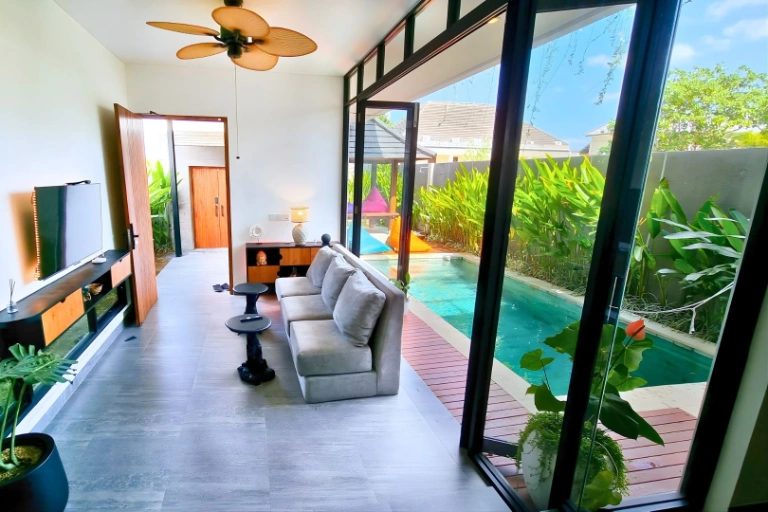 Modern 3BR Work-Friendly Villa in Umalas Quiet Area Near Canggu, 3-bed villa for rent in Canggu – photo 2 of 14