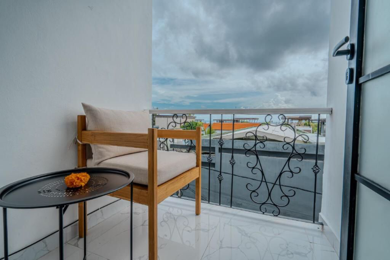 1BR Deluxe Room with Private Kitchen – Beachside Pererenan, 1-bed villa for rent in Pererenan – photo 5 of 14