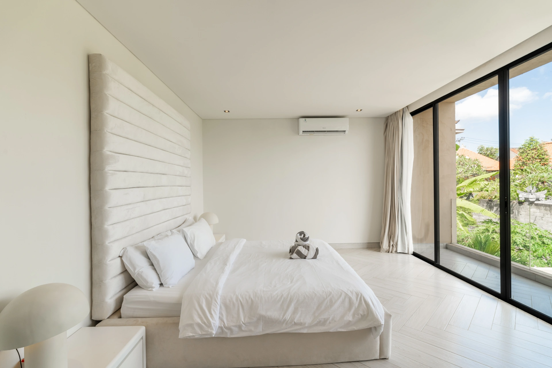 Minimalist Paradise: Tranquil Canggu Villa, 3-bed villa for rent in Canggu – photo 7 of 15