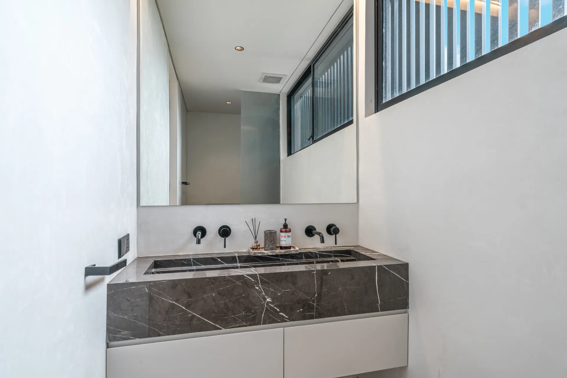 Villa Kiyoji – Upscale 3BR Pool Hideaway in Umalas, 3-bed villa for rent in Canggu – photo 10 of 15