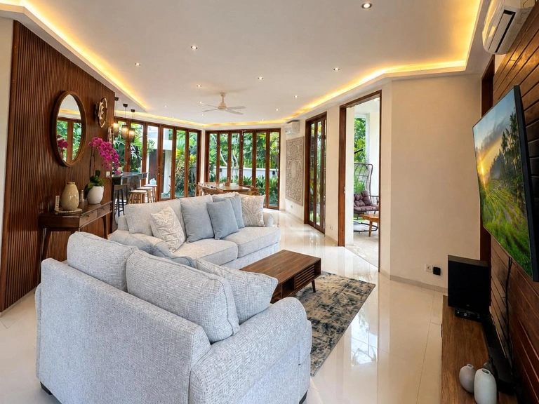 Beautiful 4-Bedroom Villa Sanctuary — Perfect for Family Living in North Canggu, 4-bed villa for rent in Canggu – photo 7 of 15