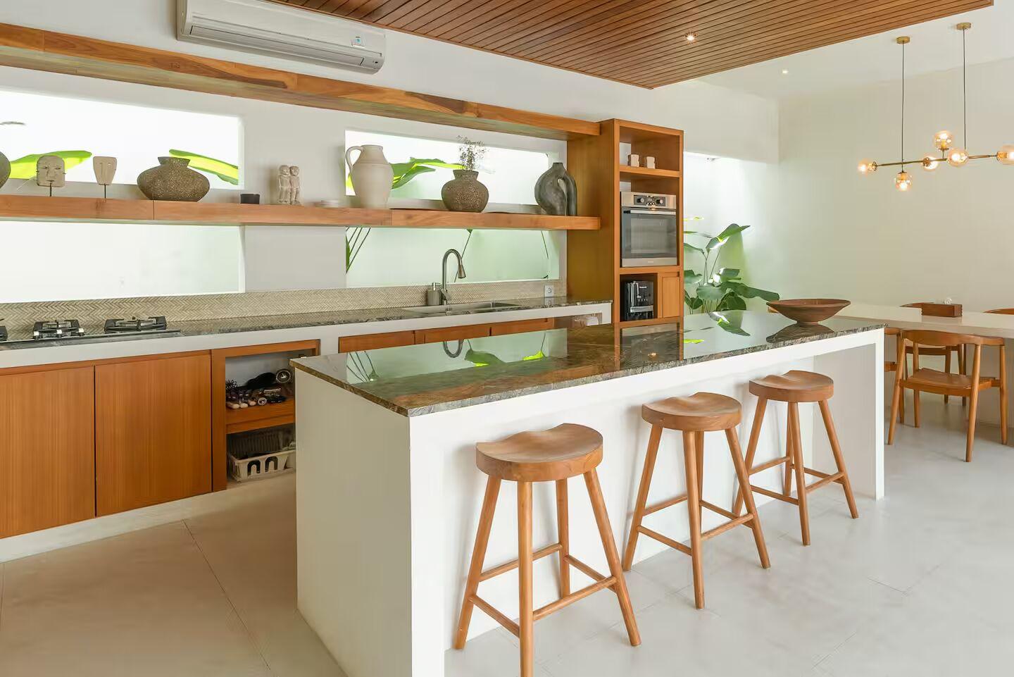3 Bedrooms Villa in Berawa, 3-bed villa for rent in Canggu – photo 8 of 15