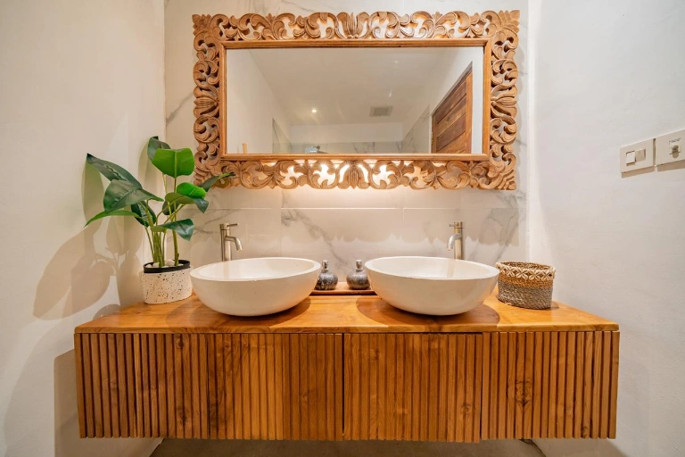 3 Bedroom Luxury Modern Tropical in Berawa, 3-bed villa for rent in Canggu – photo 12 of 15