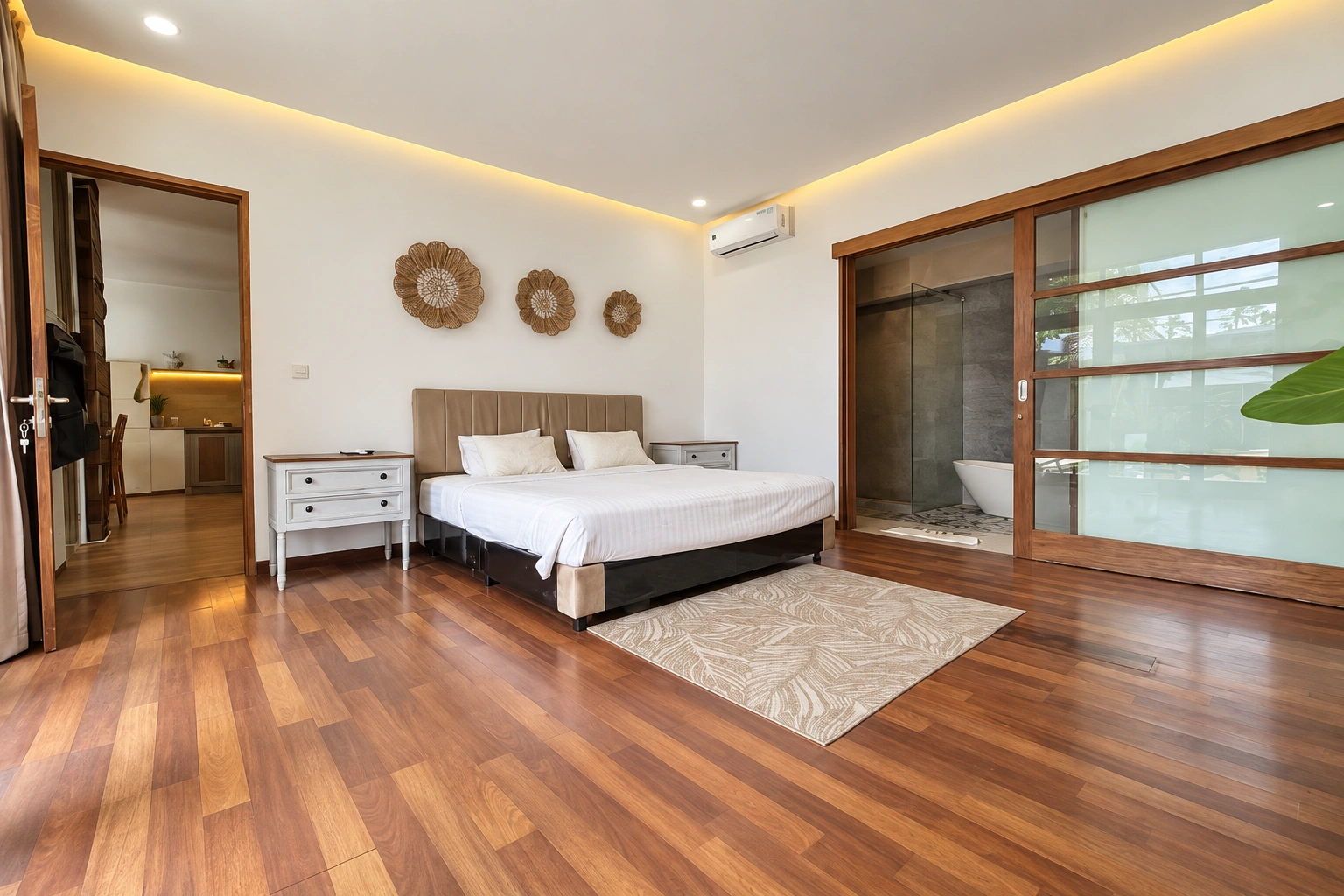 3BR Villa for Rent at Berawa, Bali, 3-bed villa for rent in Canggu – photo 8 of 15