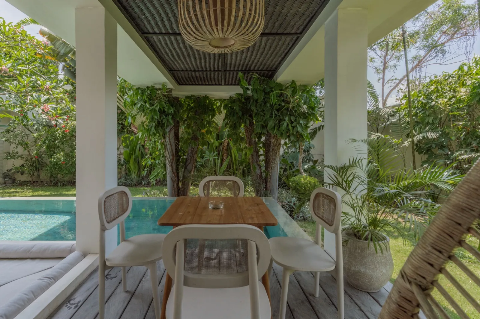 Luxury 4 Bedroom Villa for Rent - Berawa, 4-bed villa for rent in Canggu – photo 12 of 12