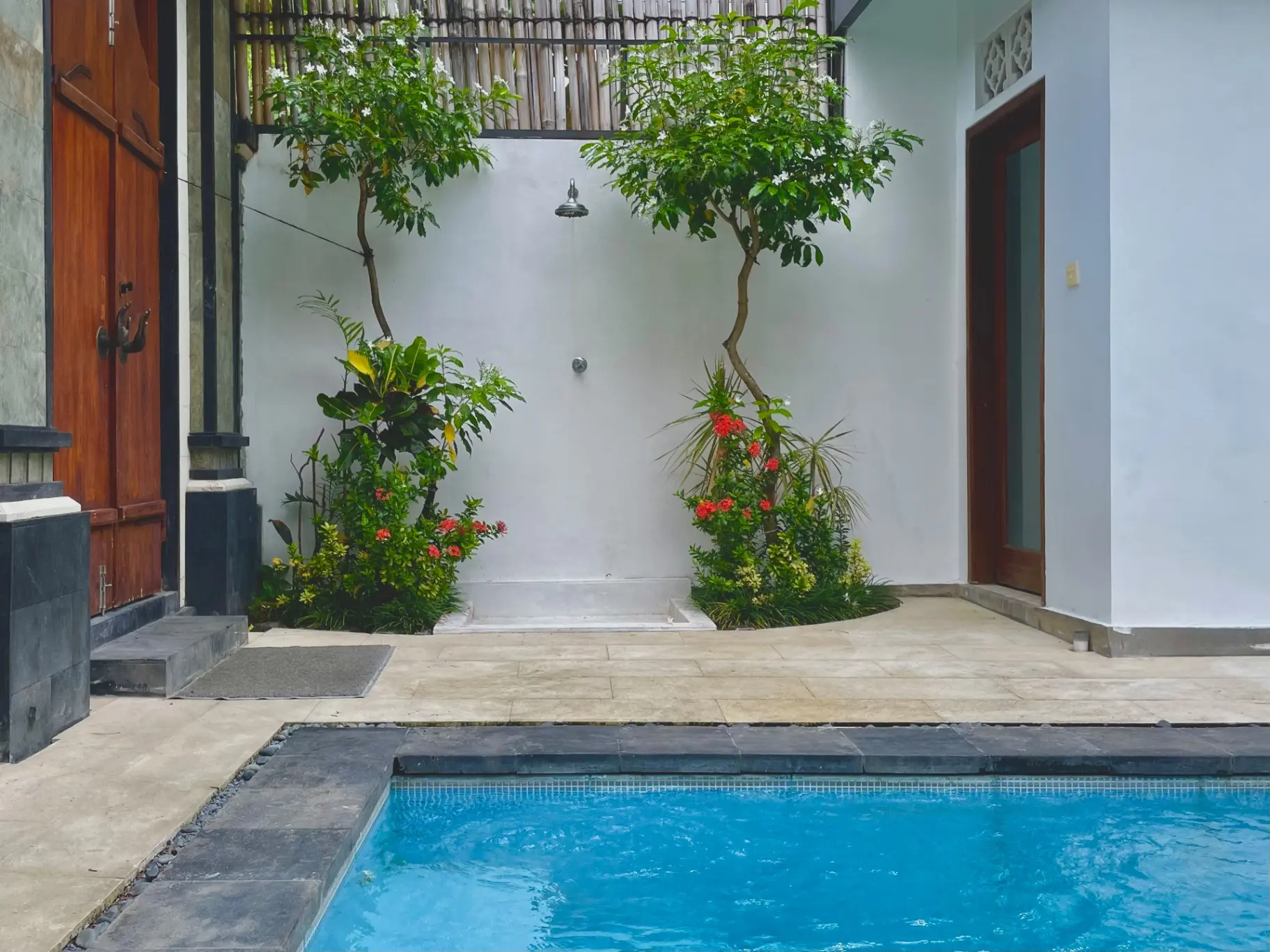 2 bedroom villa in Berawa, 2-bed villa for rent in Canggu – photo 2 of 12