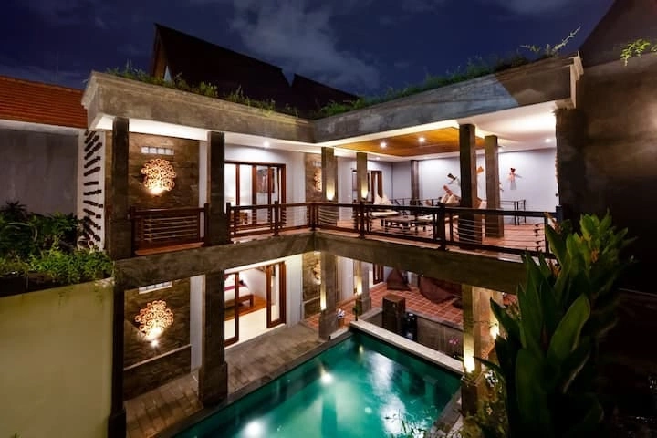 6 Bedrooms Villa for Rent in Seminyak, 6-bed villa for rent in Seminyak – photo 3 of 15