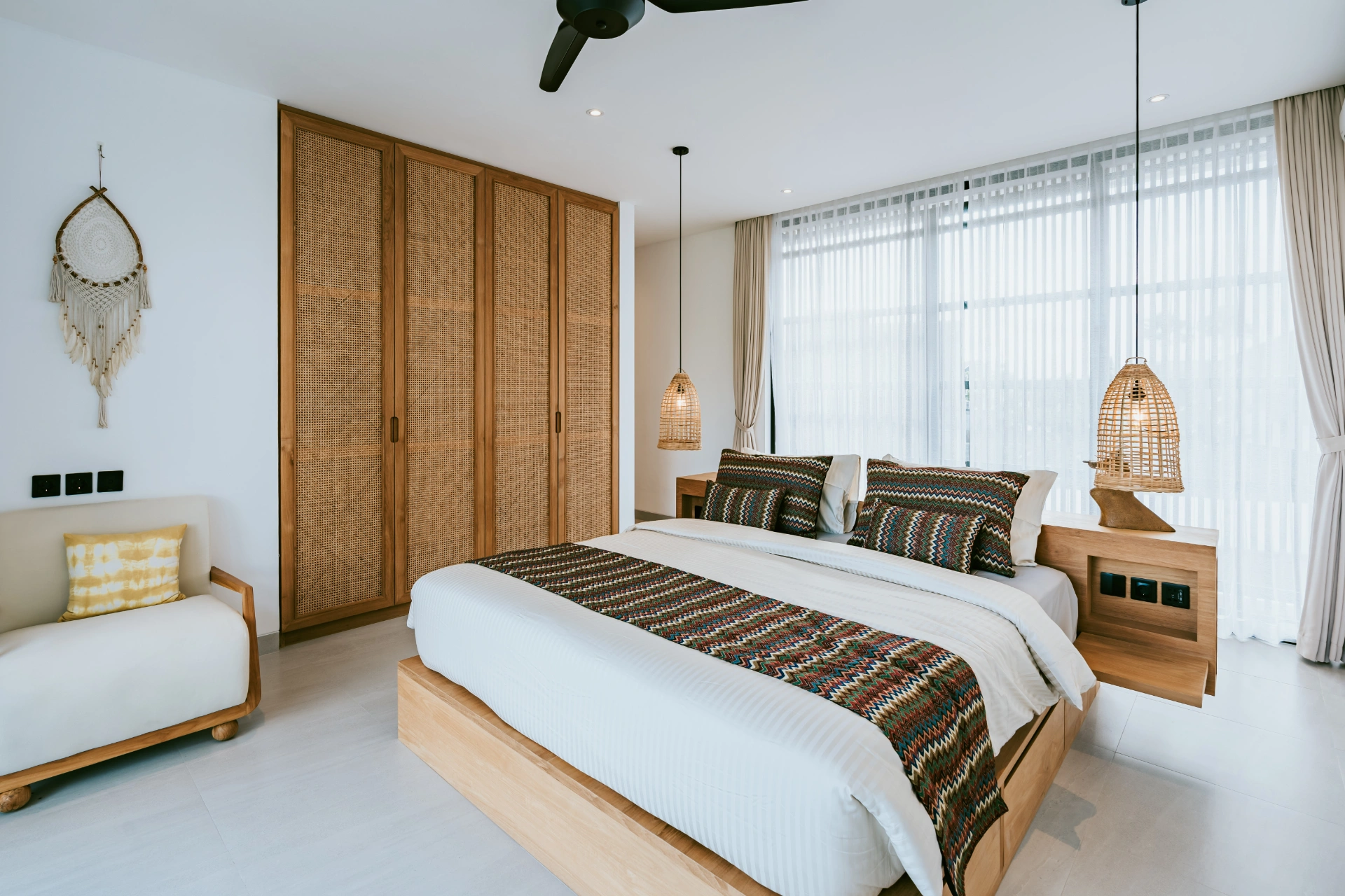 Stunning 3BR Villa | 12m Pool, Rooftop Sunset Deck & Bathtub, 1-bed villa for rent in Canggu – photo 5 of 15