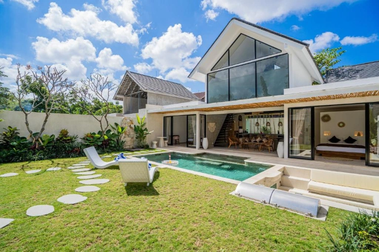 3 Bedroom Villa in Kerobokan, 3-bed villa for rent in Canggu – photo 3 of 15