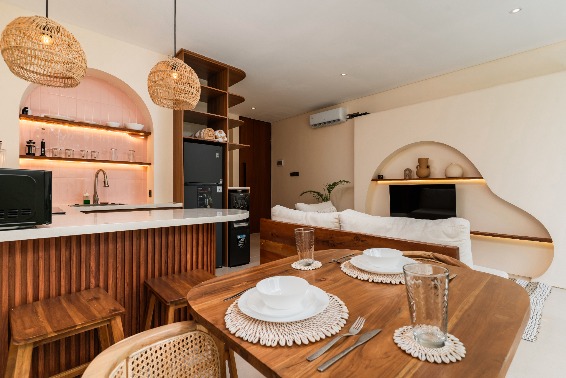 Remote Work 1BR Villa with Private Pool & Enclosed Living - North Canggu, 1-bed villa for rent in Canggu – photo 6 of 15