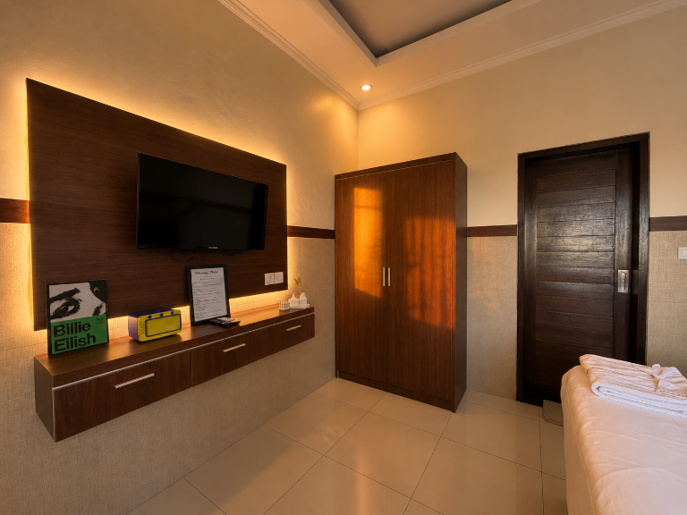 Investment Opportunity 12 Rooms!, 12-bed villa for rent in Seminyak – photo 13 of 15