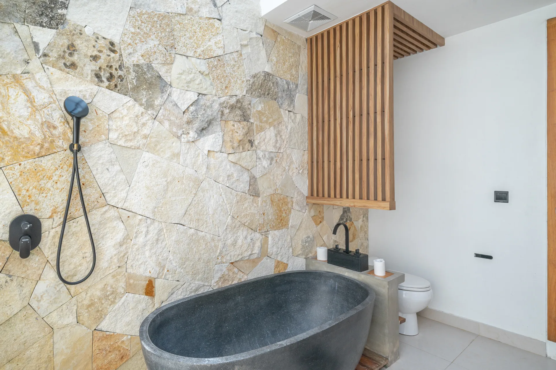 Villa Arunika - Stylish tropical 2BR Villa close to Nyanyi beach, 2-bed villa for rent in Tabanan – photo 10 of 15