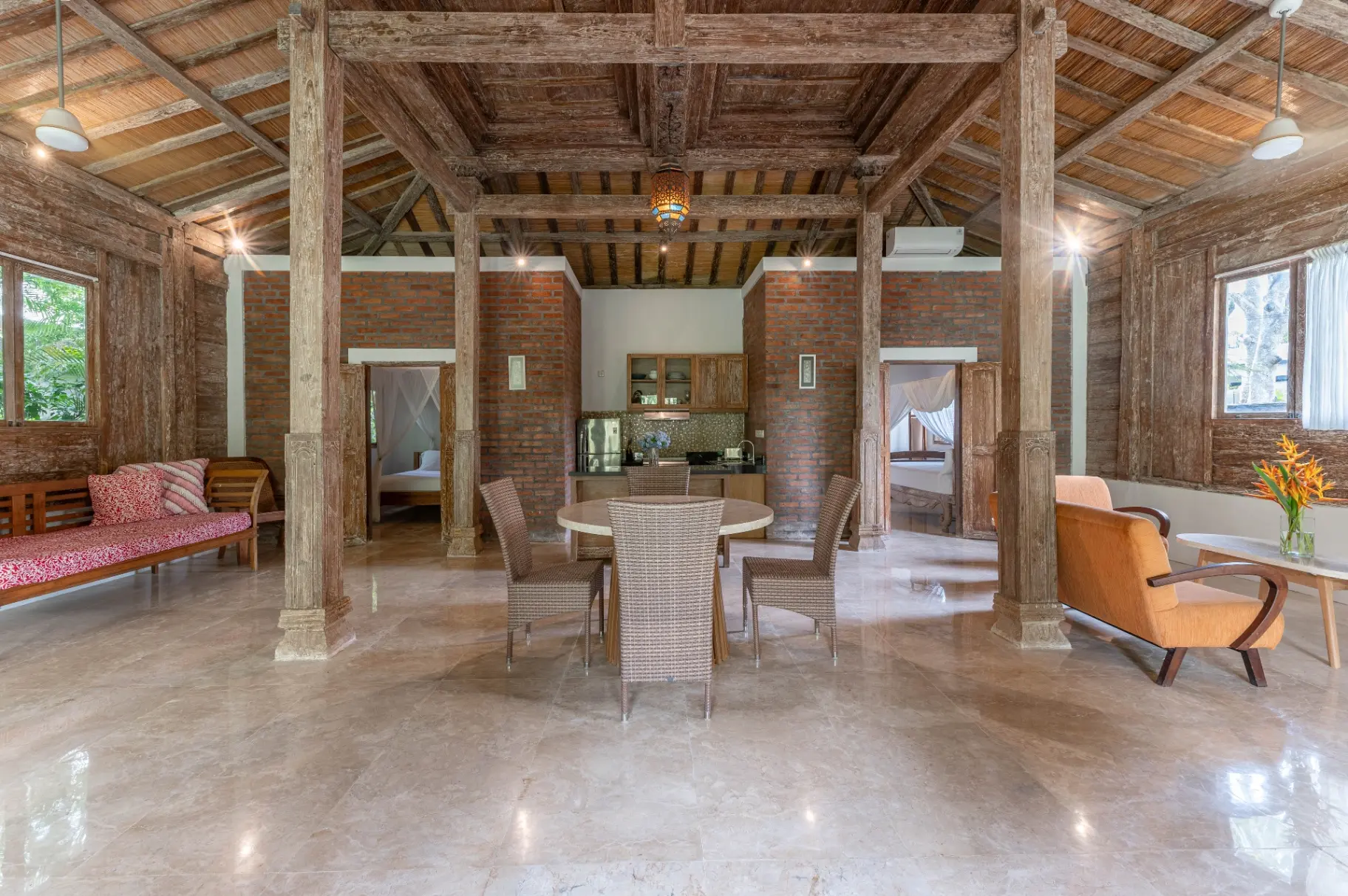 Villa Anne - Charming Joglo-Style Villa with Huge Garden in the Heart of Berawa, 2-bed villa for rent in Canggu – photo 5 of 15